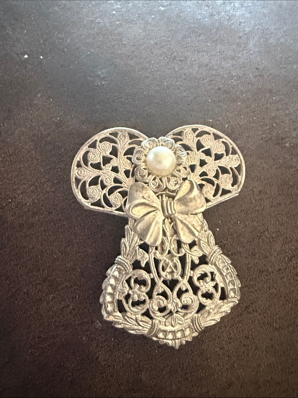 Vintage-Style Silver Angel pin with Pearl Accent